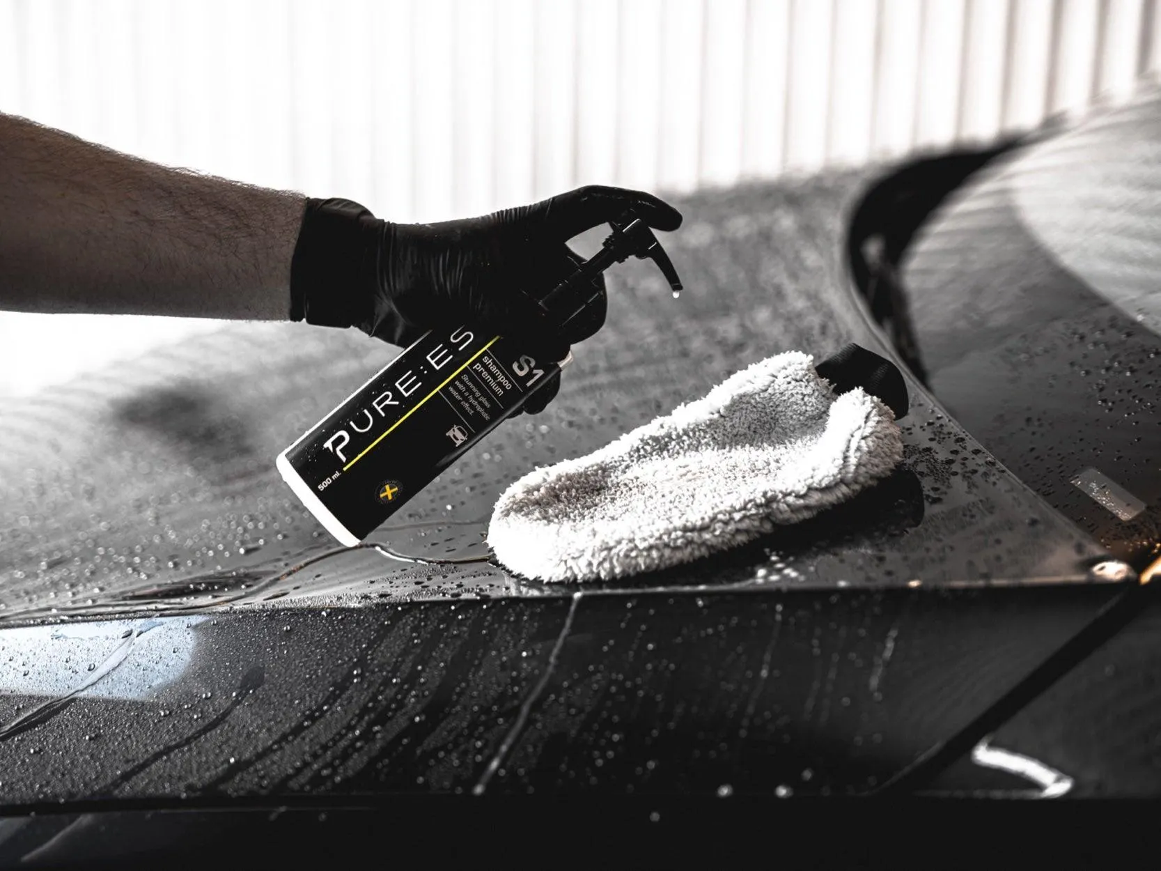PURE:EST Microfiber Washing Glove - Your Premium Solution for Gentle, Scratch-Free Car Cleaning