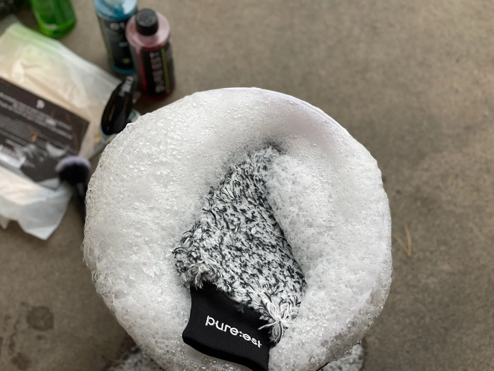 PURE:EST Microfiber Washing Glove - Your Premium Solution for Gentle, Scratch-Free Car Cleaning