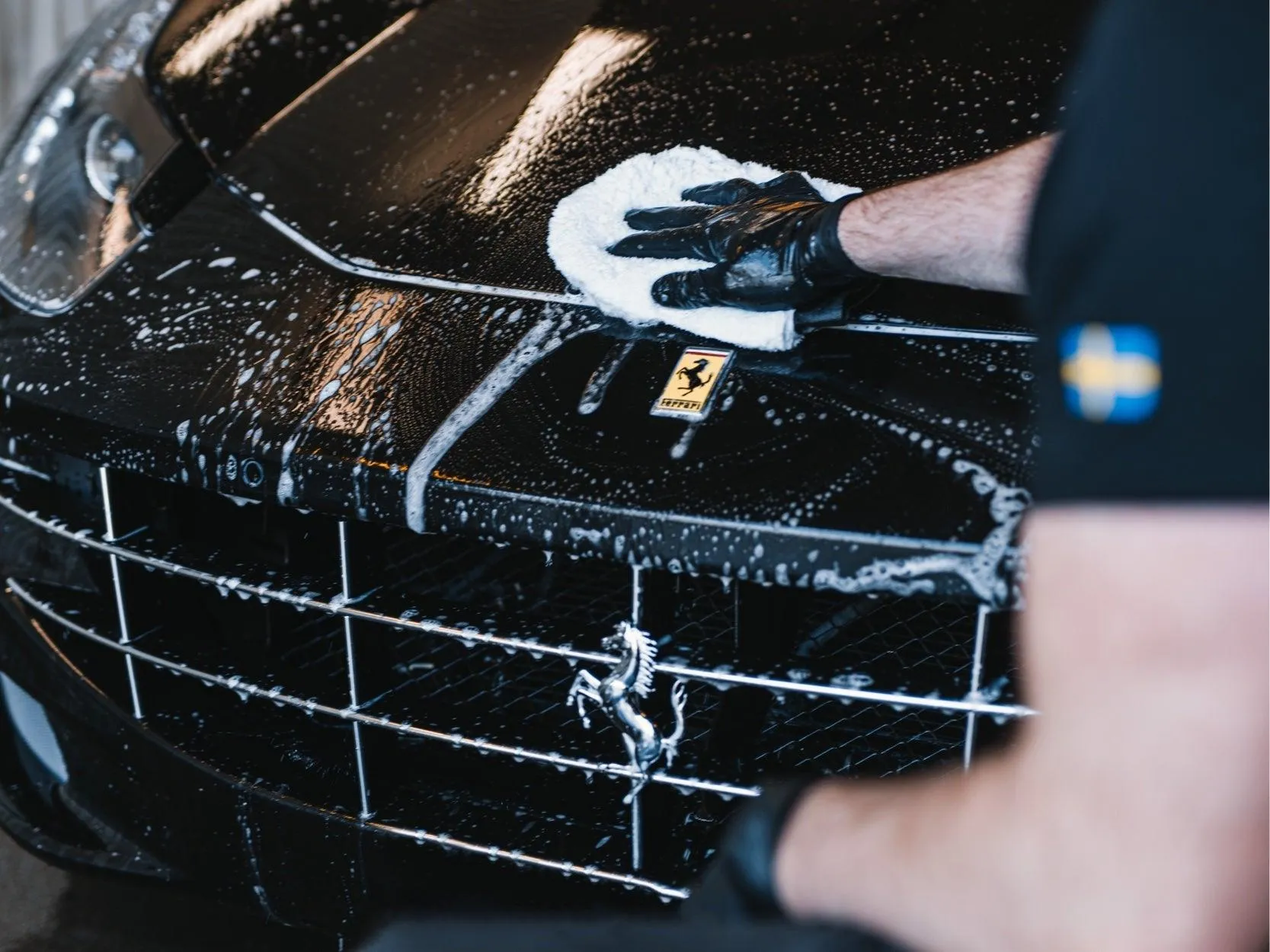 PURE:EST Microfiber Washing Glove - Your Premium Solution for Gentle, Scratch-Free Car Cleaning